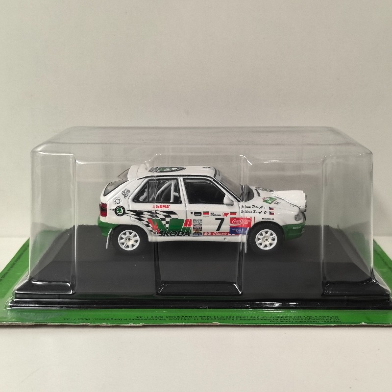 Model odlewany IXO w skali 1:4 – Model Kit Car recenzja i cena