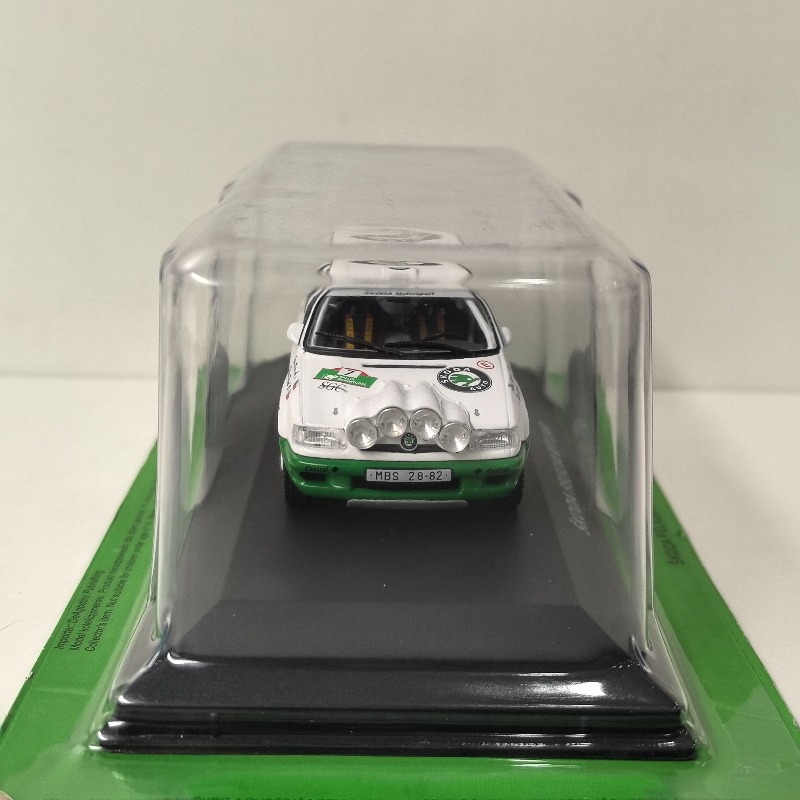 Model odlewany IXO w skali 1:4 – Model Kit Car recenzja i cena