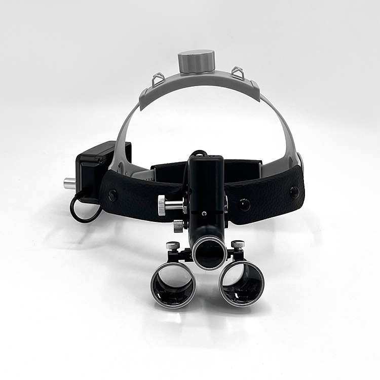 Lupy stomatologiczne chirurgic – Magnifier With Light recenzja i cena